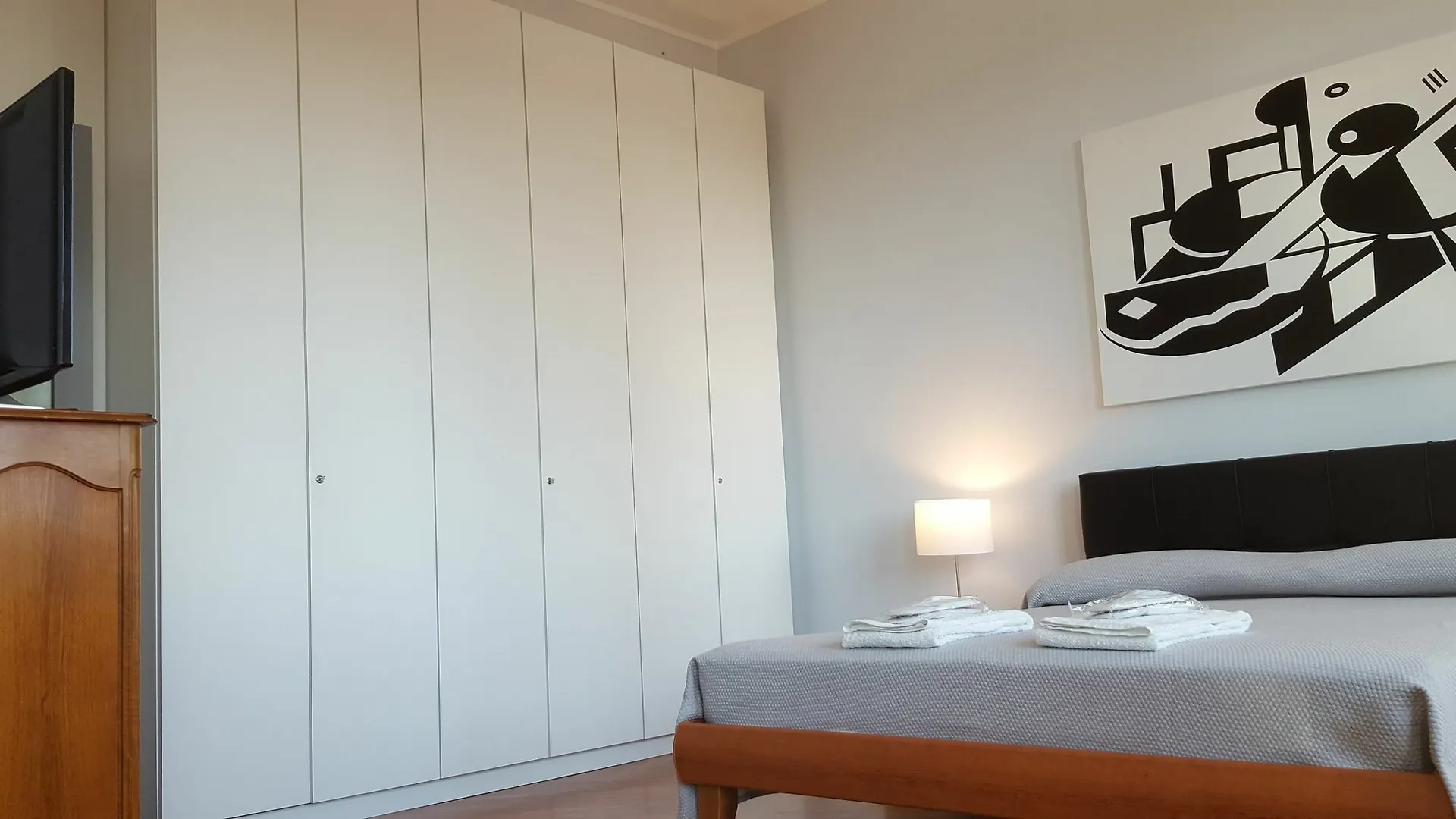 Bnbutler - Duomo Apartment - Galleria Unione Milan