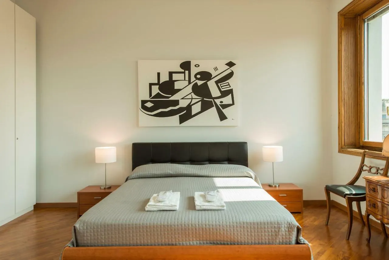 Bnbutler - Duomo Apartment - Galleria Unione Milan